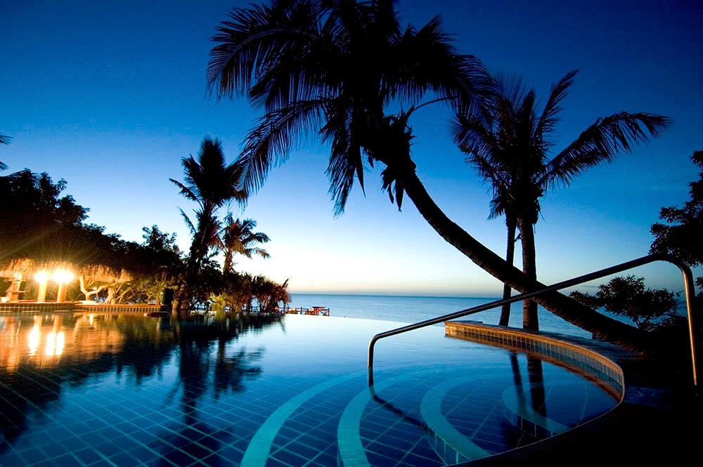 Luxury Travel Resort Infinity Pool